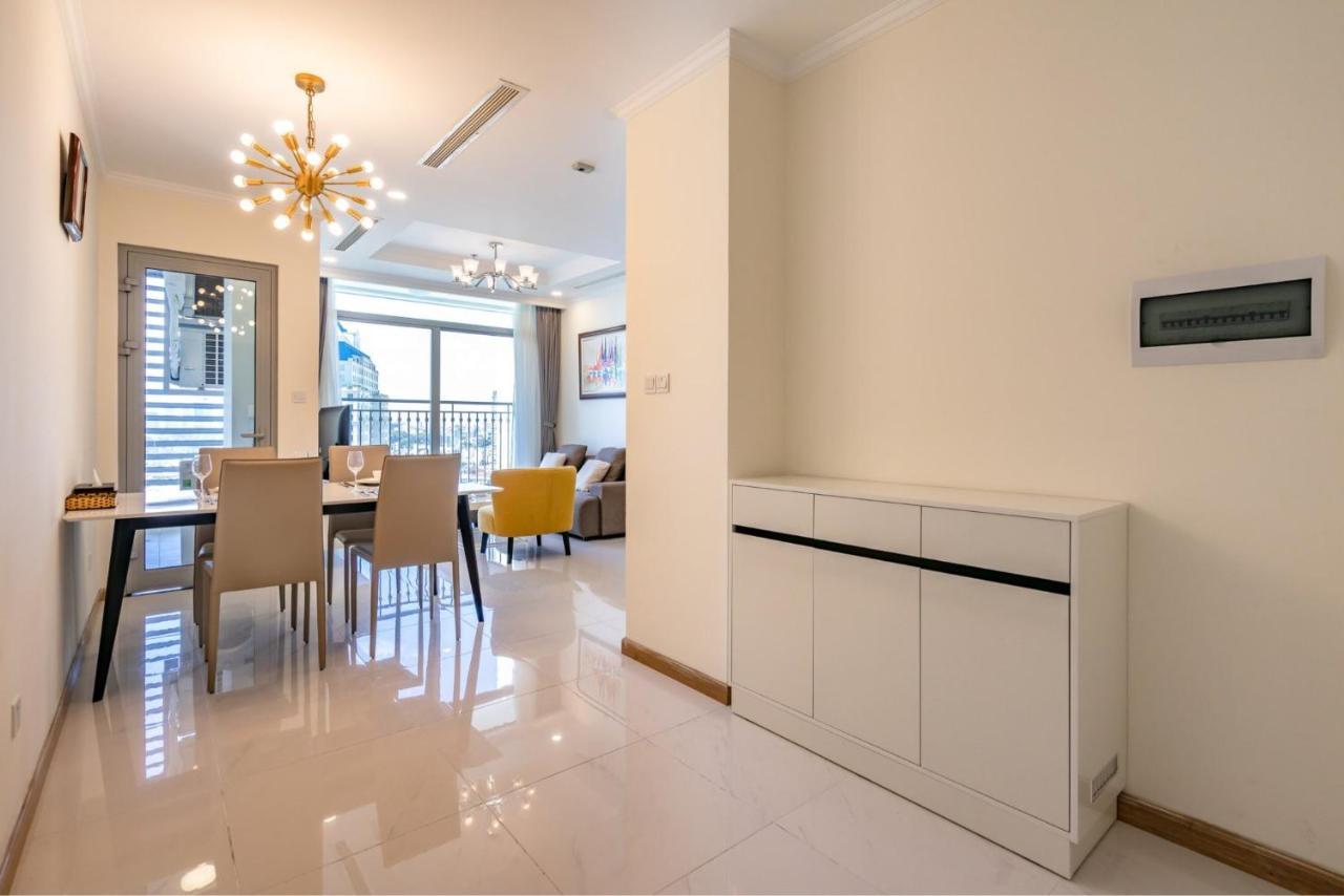 Luxury Vinhomes Central Park Humi Apartment