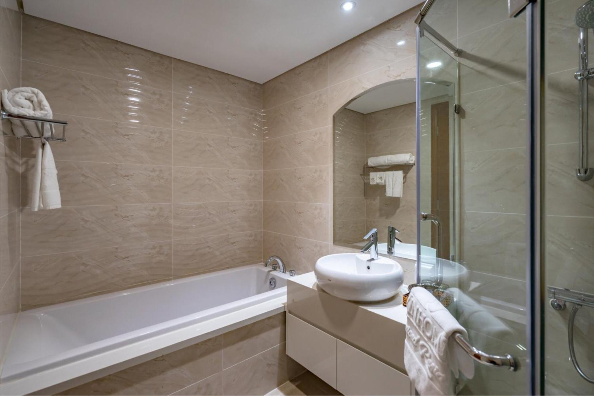 Luxury Vinhomes Central Park Humi Apartment *